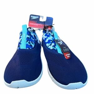 NWT Speedo Women's Aquaskimmer Water Shoes - 9-10. Swimming essentials